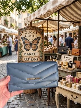 Michael Kors Jet Set Travel Large Trifold Wallet - Navy (NWT)